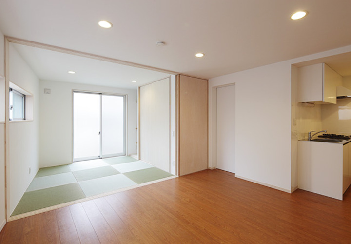 リビングから続く和室