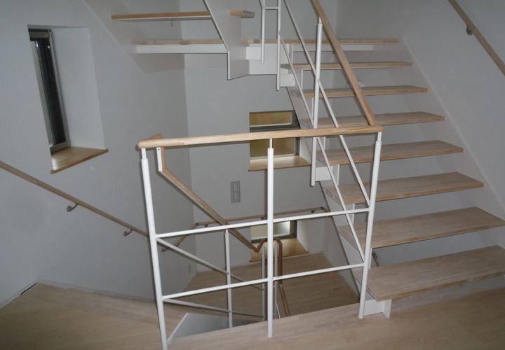 規則的に重なる三角型の階段