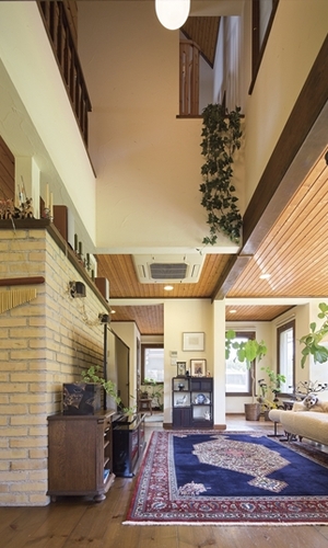 リビング　吹き抜け