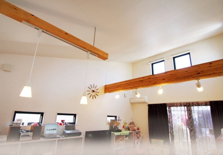 明るく開放的なリビング