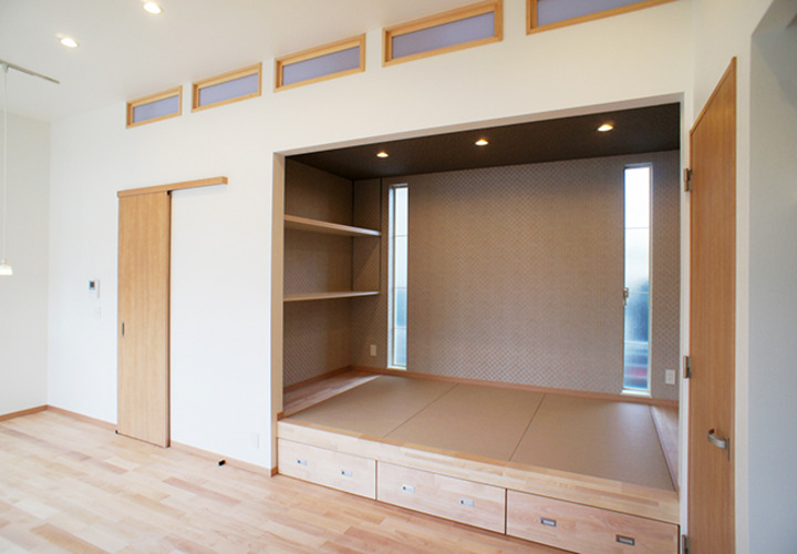 くつろげるこあがりスペースのあるリビング