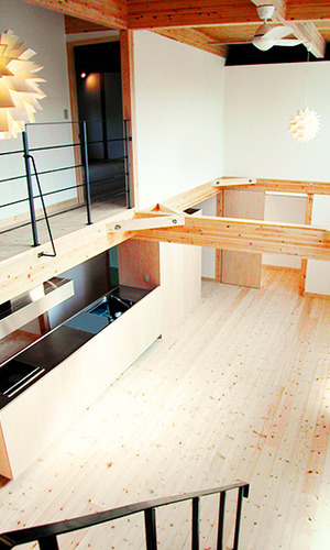 吹き抜け大空間の家　リビング