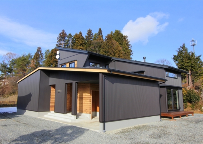 楽しみ広がる三角の家