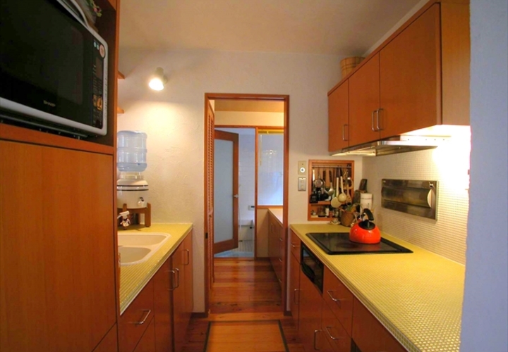 タイル貼りのキッチン