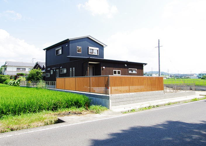 薪ストーブのある家