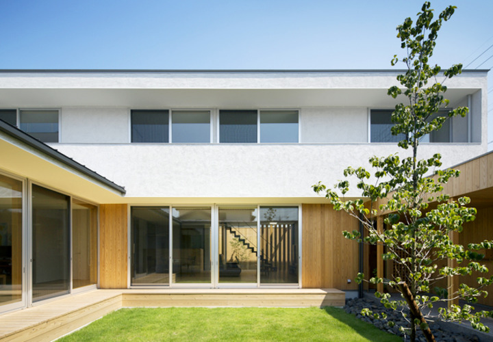 中庭型２世帯住宅