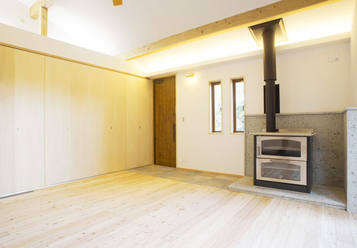 外からダイレクトにリビングが続く