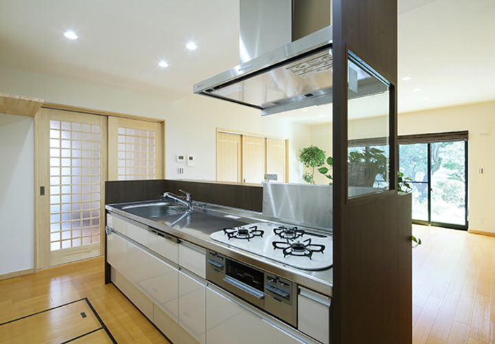 LDKの中心になるアイランド型キッチン