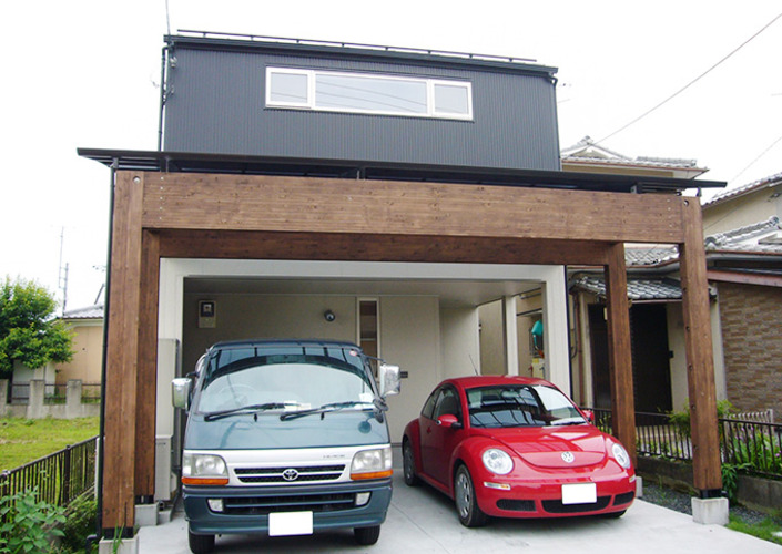 R屋根のガレージハウス