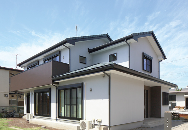 和風で厳格な外観