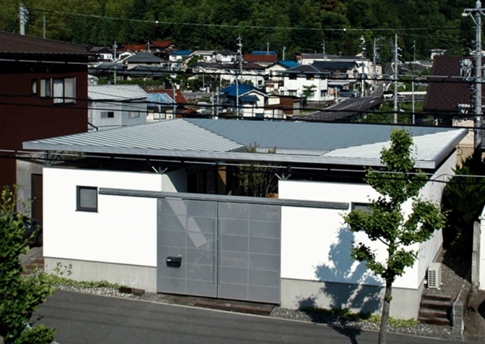 コートハウス 3