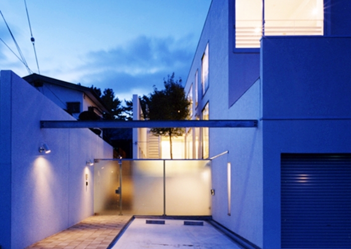 モダンコートハウス