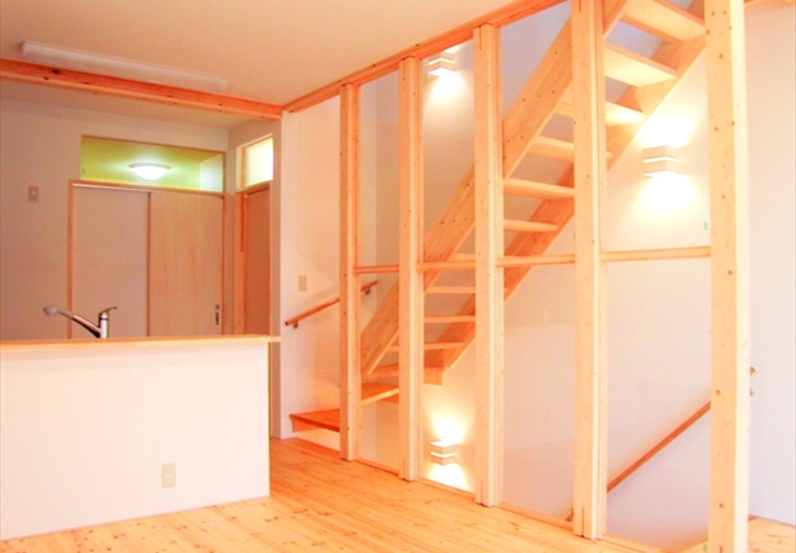 リビング(狭小住宅）