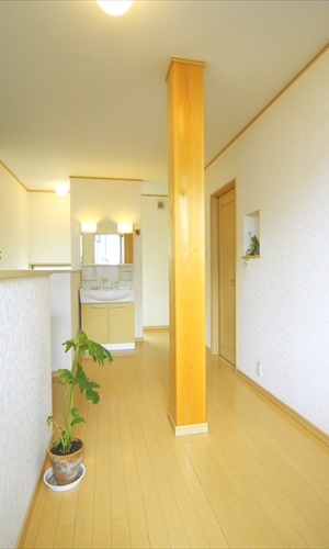 天然桧の大黒柱