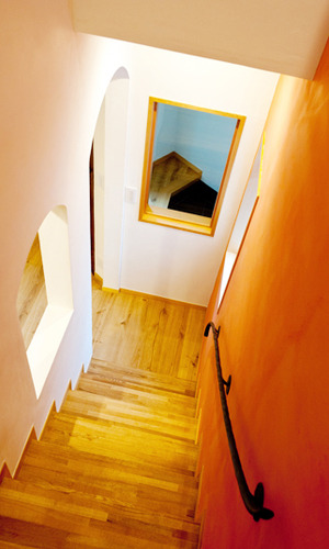 地中海の路地のような階段