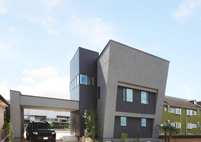 未来へ出航する家 -Nave di grigio-