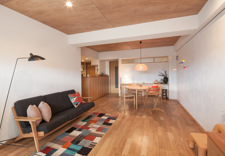 リビング全体を見る