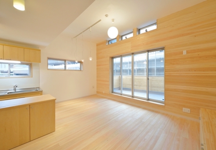 漆喰と檜の無垢材