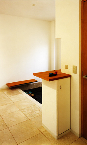 玄関のベンチと収納