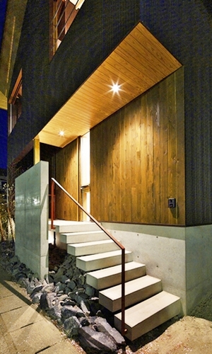 浮遊感を演出したアプローチステップ。