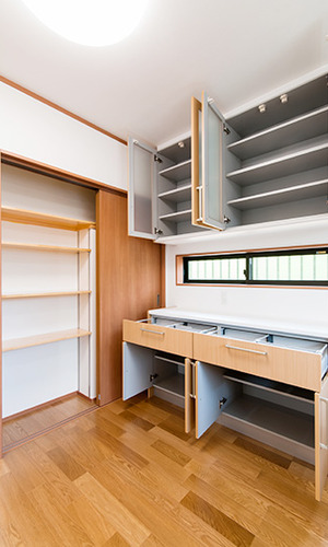 大容量のキッチン収納