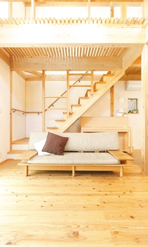 木の家に合うソファ