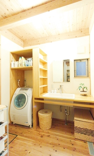 整然とした洗面脱衣室