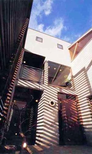 ポーチ兼パティオ