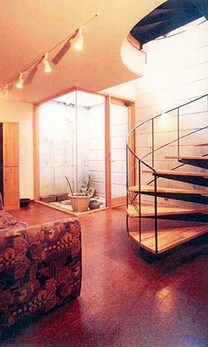 地下のワインルーム