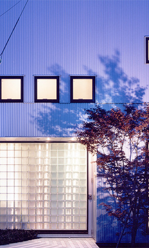 住まいの顔、玄関まわり／住まい外の顔、内の顔