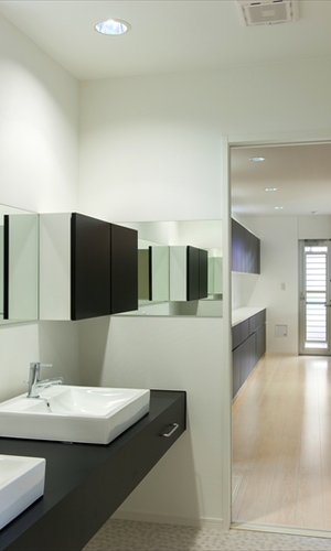 キッチンとつながっているパウダールーム