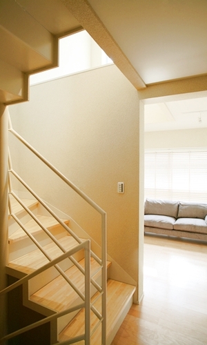 階段02　スマートな手すり