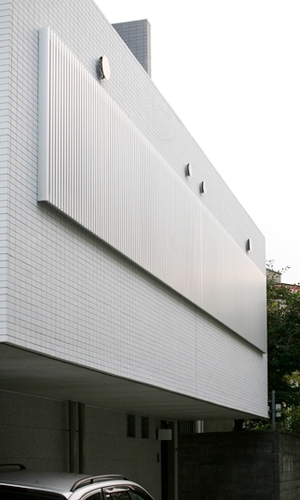 外観03　シャープな印象の外観