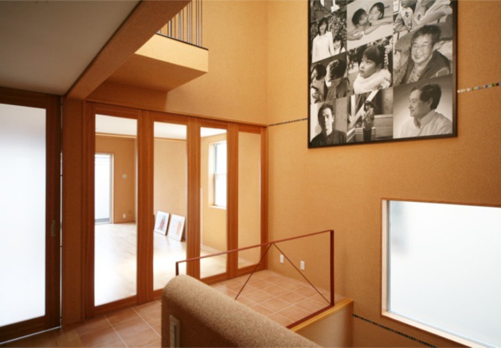 開放感のある透明ガラスの間仕切り