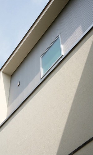 空を映す四角い窓