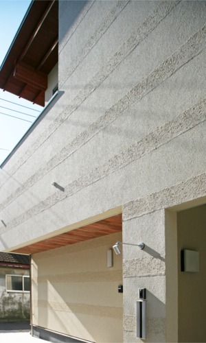 落ちついたベージュの外壁