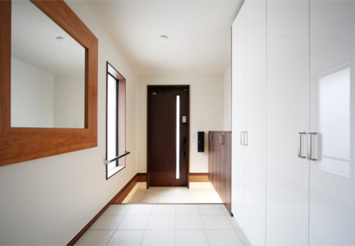 大容量収納を備えた玄関