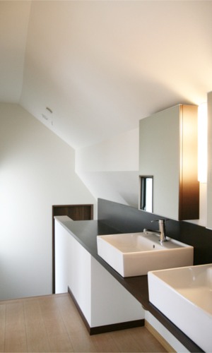 スペースを有効に使った洗面台