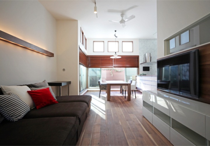 ブラウン系でまとめたくつろぎのリビング