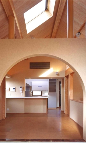 木と自然光の温もりを感じる空間