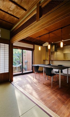 庭と繋がるダインング