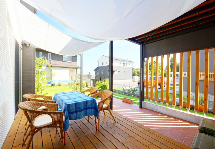 テラスで楽しむ