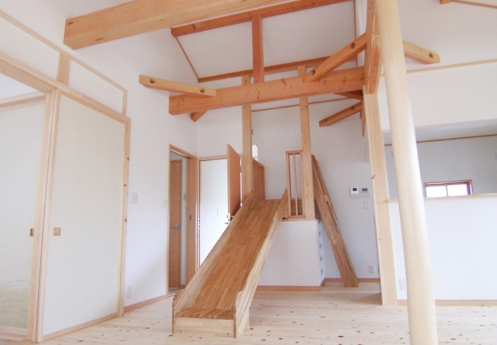 リビングにあるすべり台