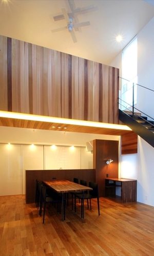 リビングからブリッジを見る