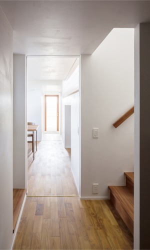 玄関ホールより