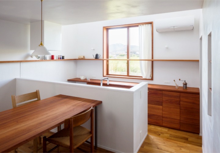 ダイニングより