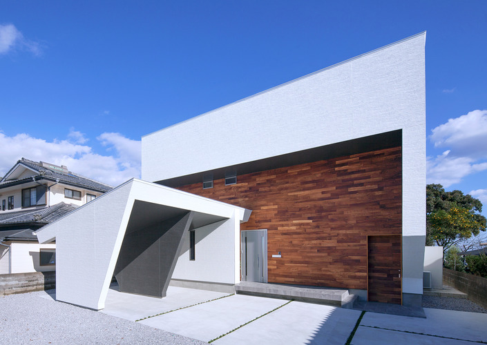  I3-house 「丘の上にある造形」