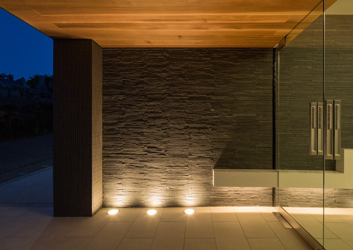 M-B.L.D 「曲線と直線の建築」