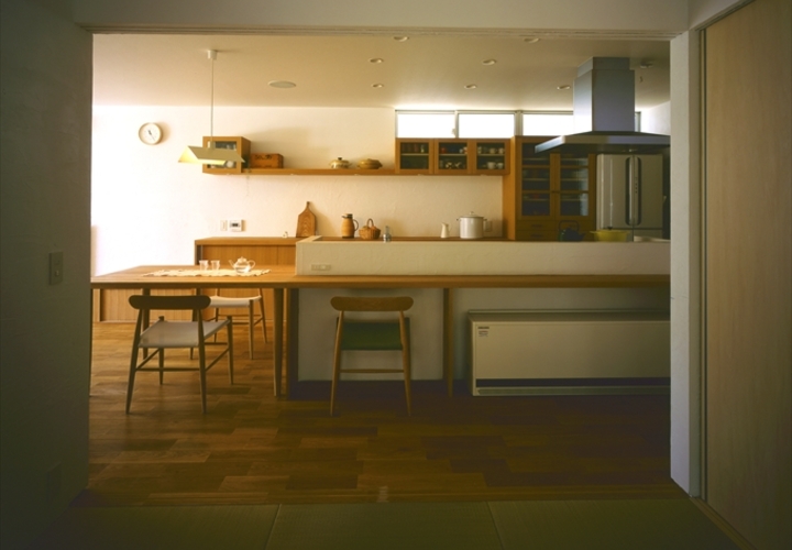 オークの無垢材で統一されたインテリア