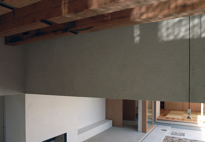 ホールから中庭